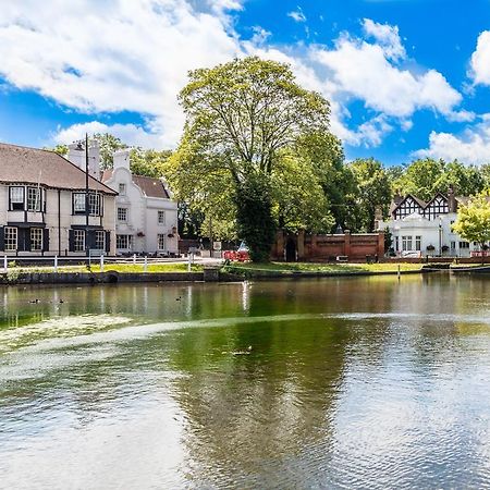 Greyhound Hotel Carshalton ภายนอก รูปภาพ