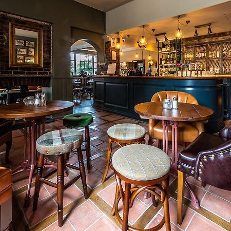 Greyhound Hotel Carshalton ภายนอก รูปภาพ