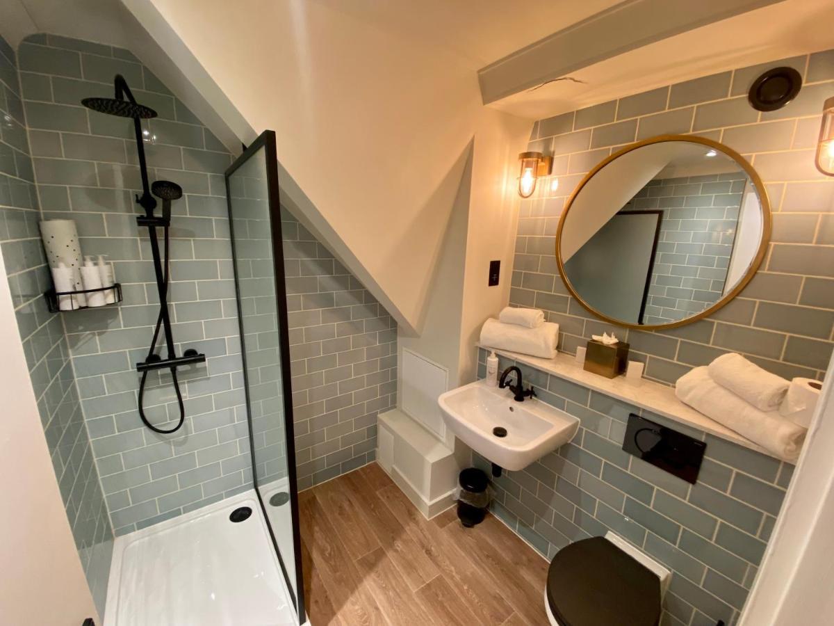 Greyhound Hotel Carshalton ภายนอก รูปภาพ