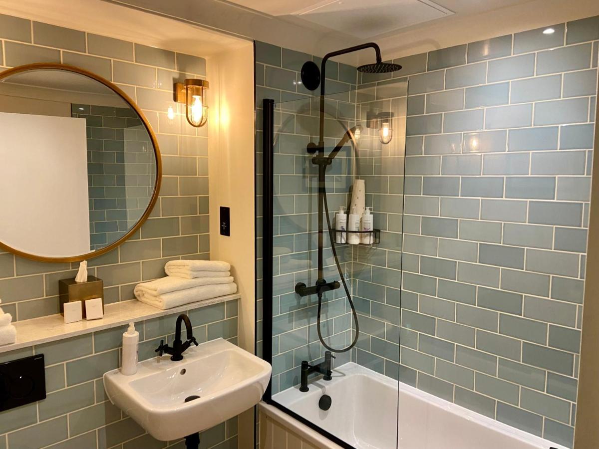 Greyhound Hotel Carshalton ภายนอก รูปภาพ