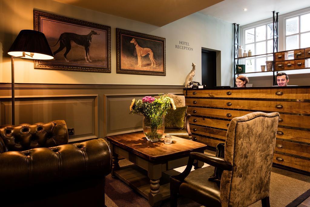 Greyhound Hotel Carshalton ภายนอก รูปภาพ