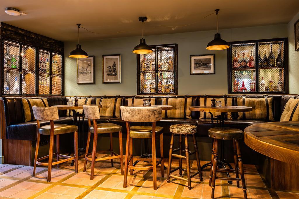 Greyhound Hotel Carshalton ภายนอก รูปภาพ