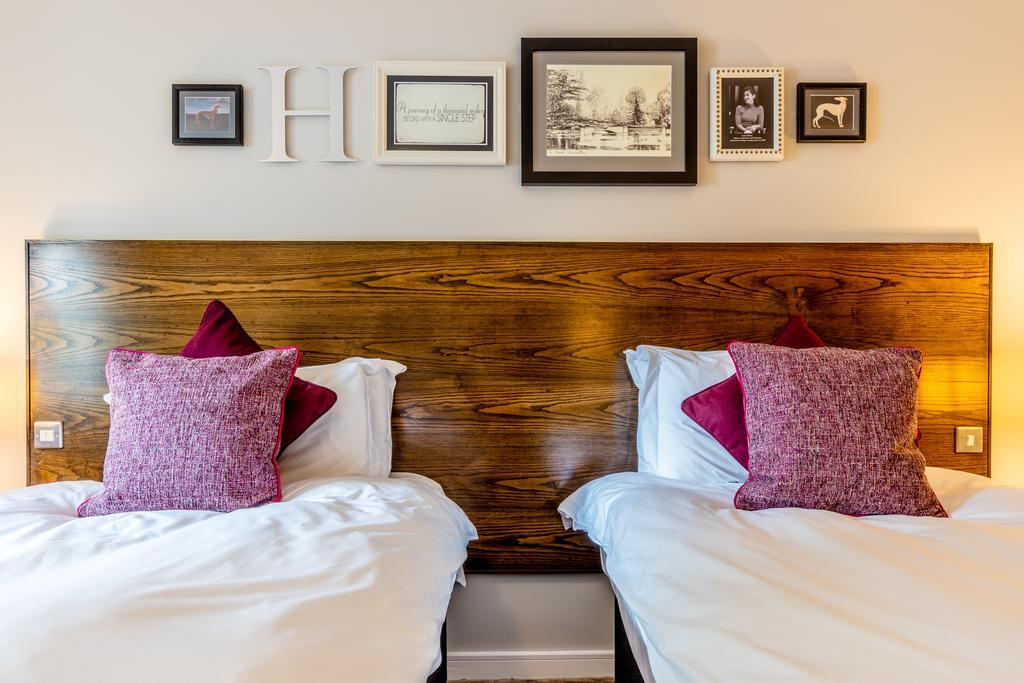 Greyhound Hotel Carshalton ภายนอก รูปภาพ