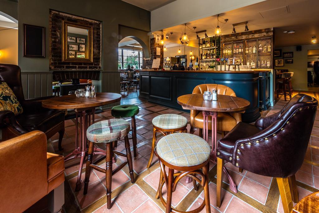 Greyhound Hotel Carshalton ภายนอก รูปภาพ