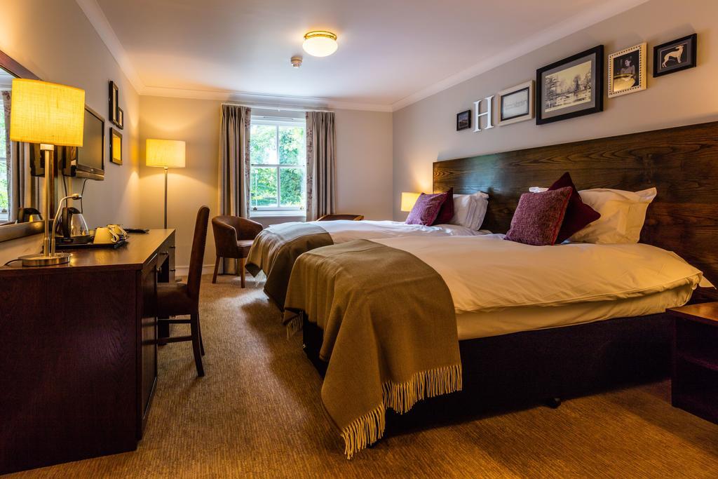 Greyhound Hotel Carshalton ภายนอก รูปภาพ