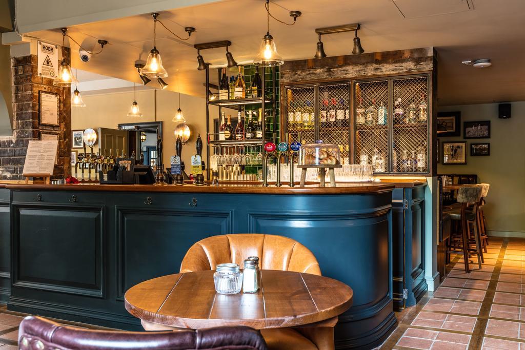 Greyhound Hotel Carshalton ภายนอก รูปภาพ
