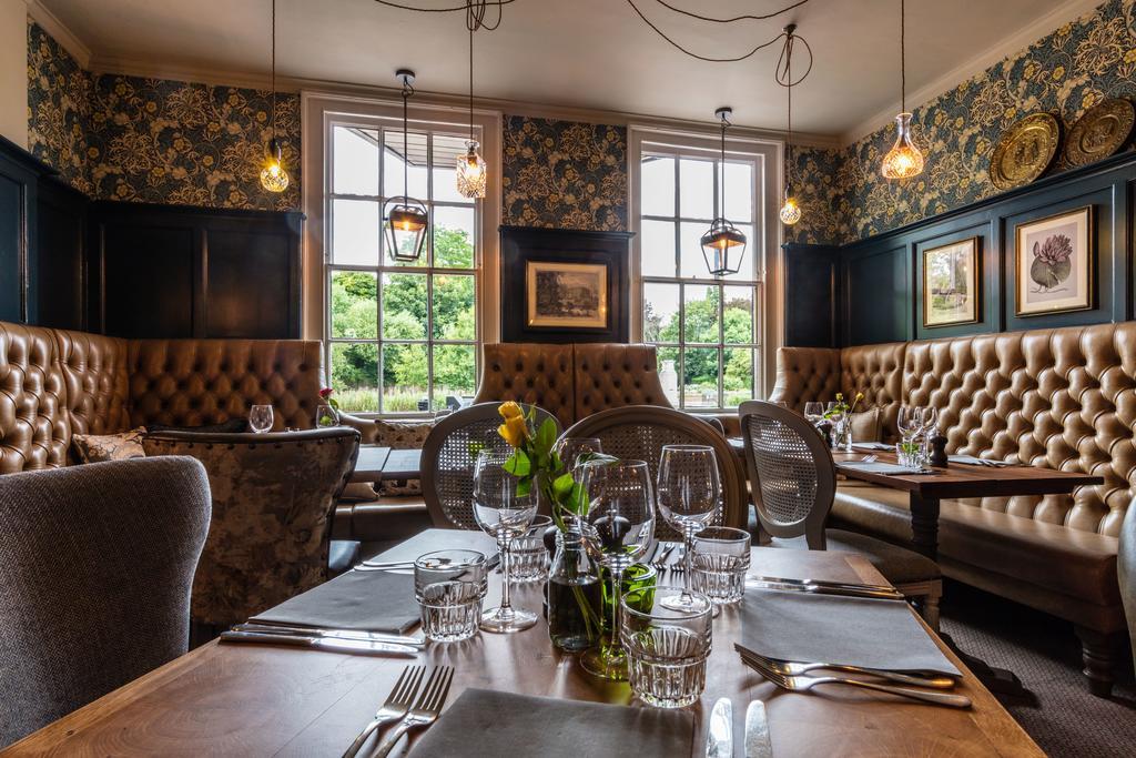 Greyhound Hotel Carshalton ภายนอก รูปภาพ