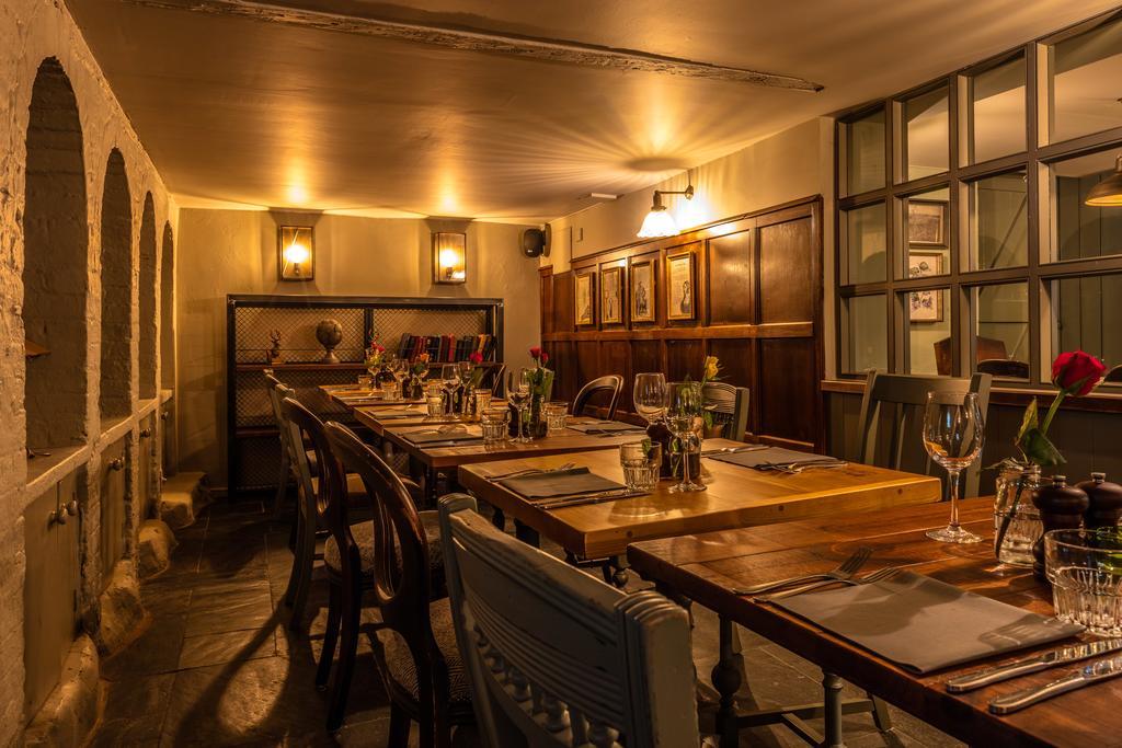 Greyhound Hotel Carshalton ภายนอก รูปภาพ